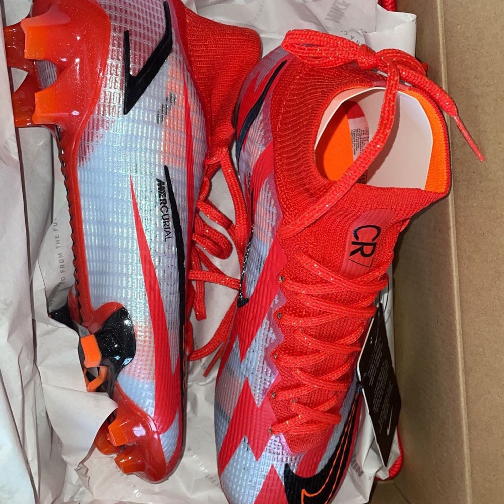 CR7 cleats